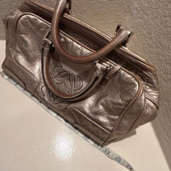 Loewe Amazona 28 Top Handle Handbag Metallic Gold Leather Bold Purse - Picture 16 of 16